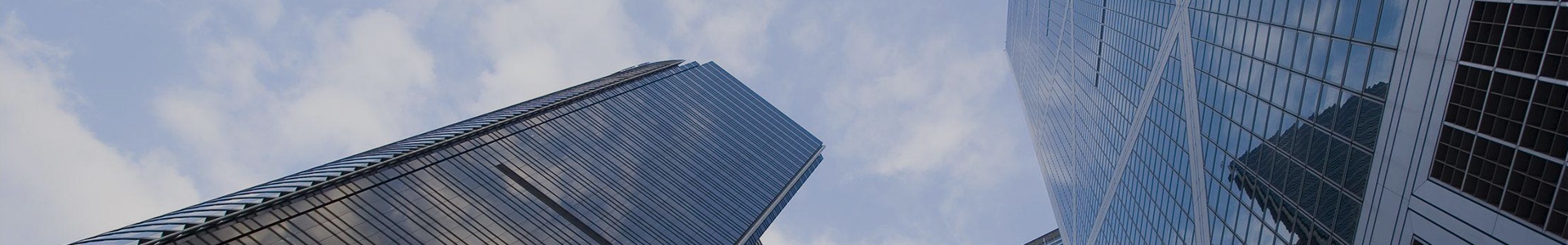 湖南建設(shè)一臺(tái)1100KW燃?xì)獍l(fā)電機(jī)組調(diào)試現(xiàn)場(chǎng)